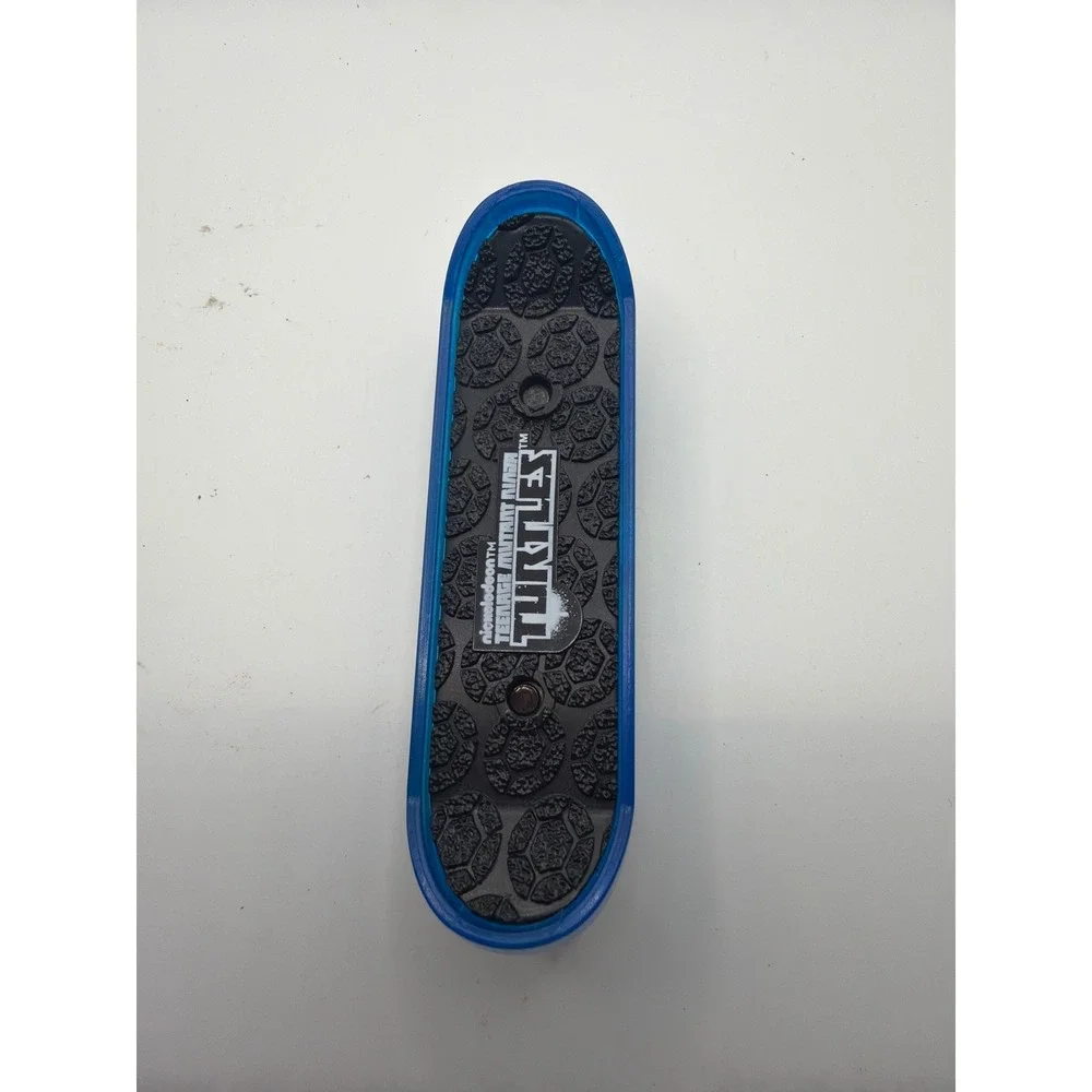 TMNT Donatello Skateboard Figure 2013 McDonalds Happy Meal Toy Nickelodeon